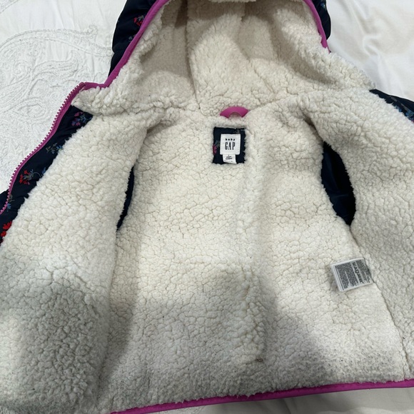 Toddler Jacket | Gap| ColdControl Max Puffer | 2T - Picture 4 of 5